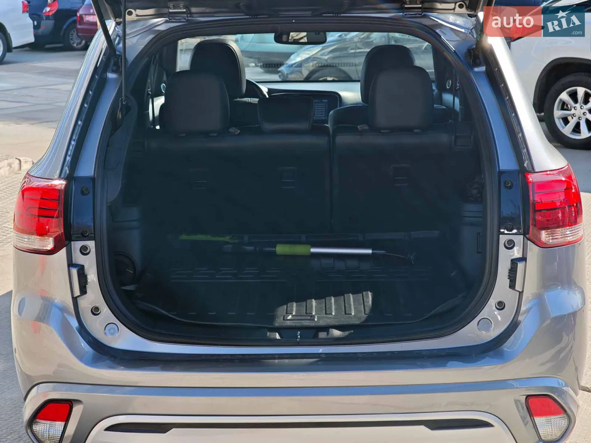 2021 Mitsubishi Outlander - мініатюра 16