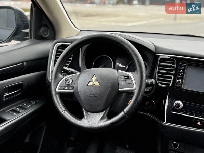 Внедорожник / Кроссовер Mitsubishi Outlander 2020 в Киверцах