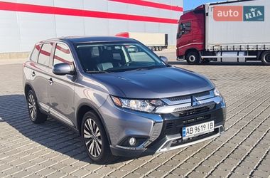 Внедорожник / Кроссовер Mitsubishi Outlander 2019 в Киеве