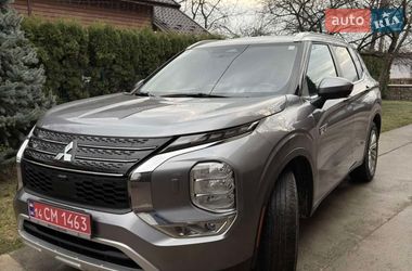 Позашляховик / Кросовер Mitsubishi Outlander 2023 в Косові