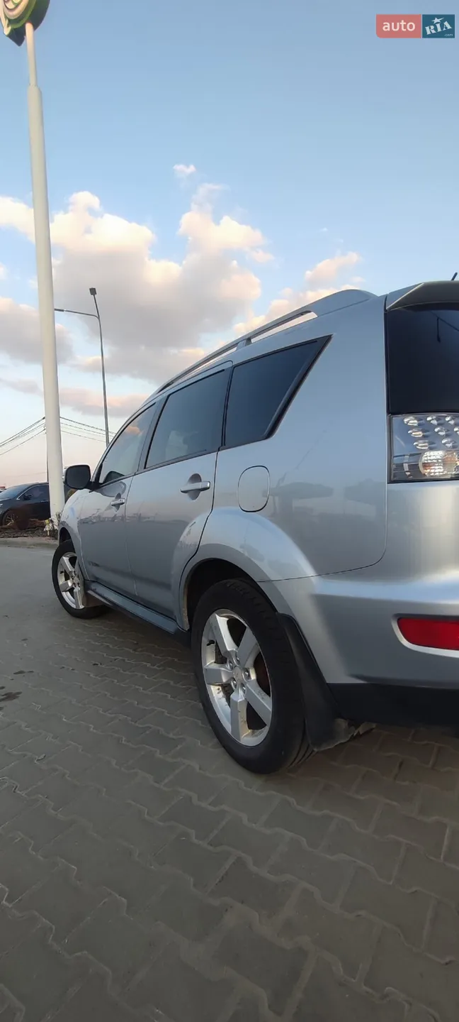2010 Mitsubishi Outlander - мініатюра 5