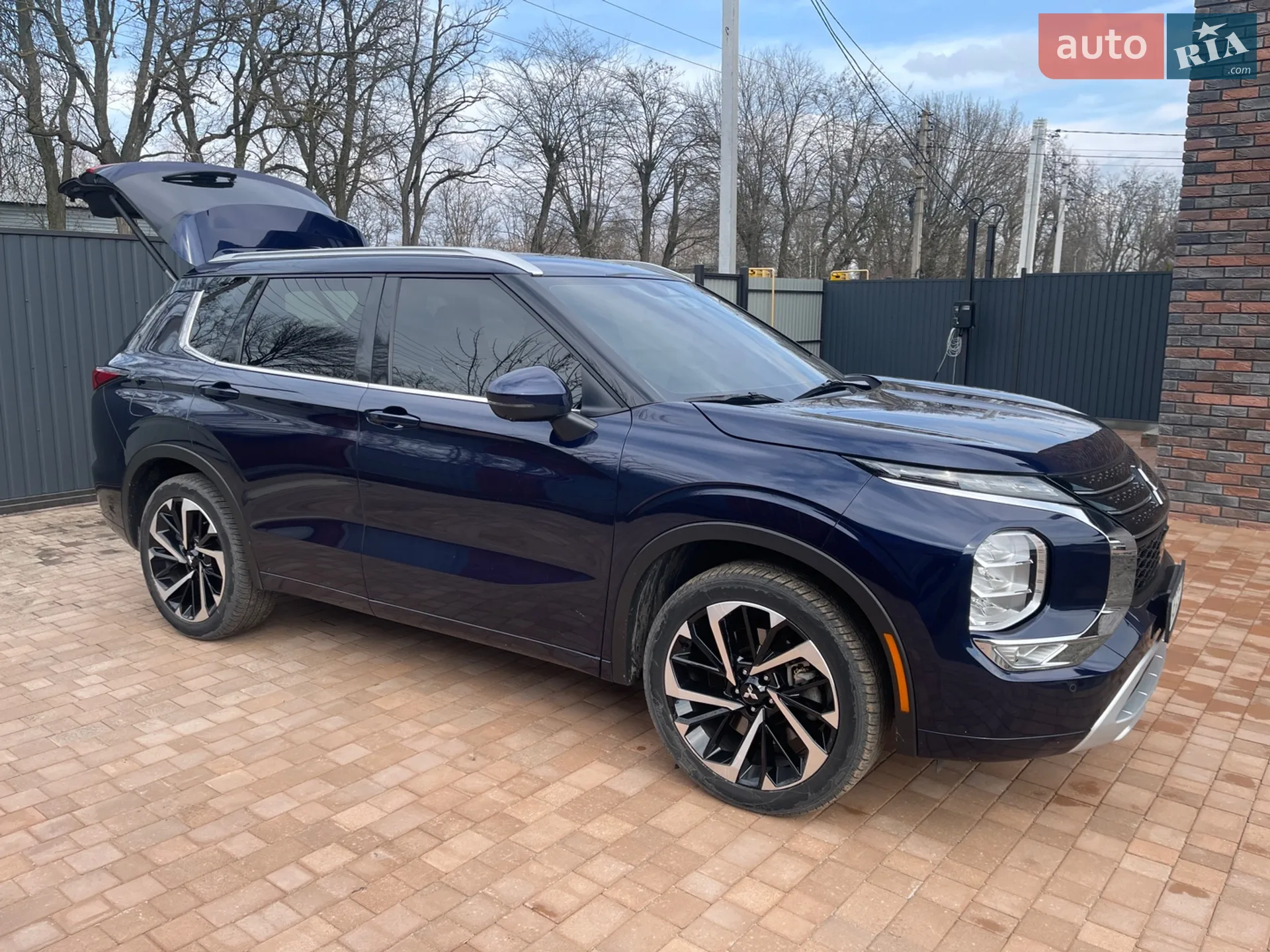 2021 Mitsubishi Outlander - мініатюра 2