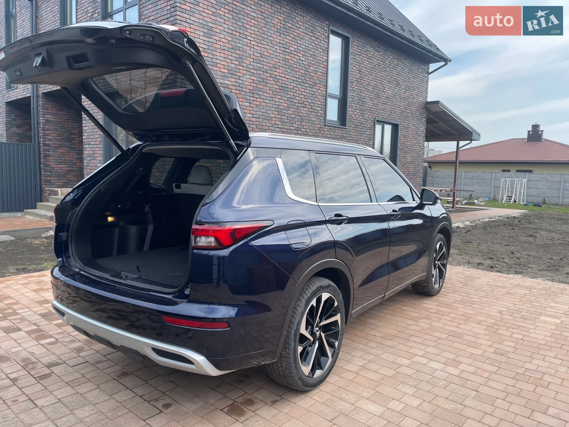 2021 Mitsubishi Outlander - мініатюра 5