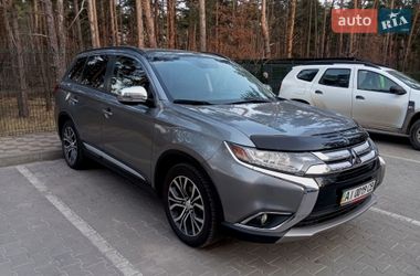 Позашляховик / Кросовер Mitsubishi Outlander 2015 в Бучі