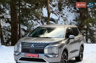 Позашляховик / Кросовер Mitsubishi Outlander 2022 в Києві