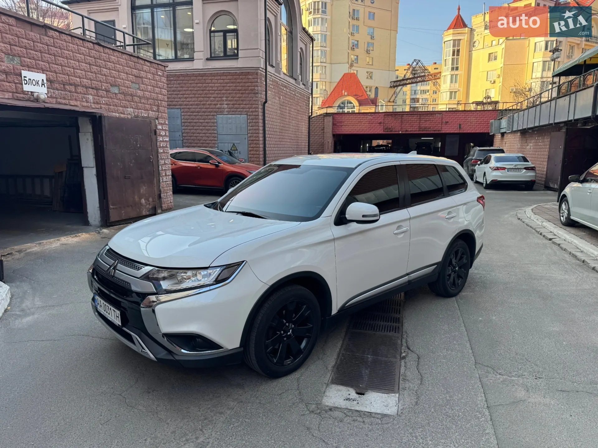 2019 Mitsubishi Outlander - мініатюра 4