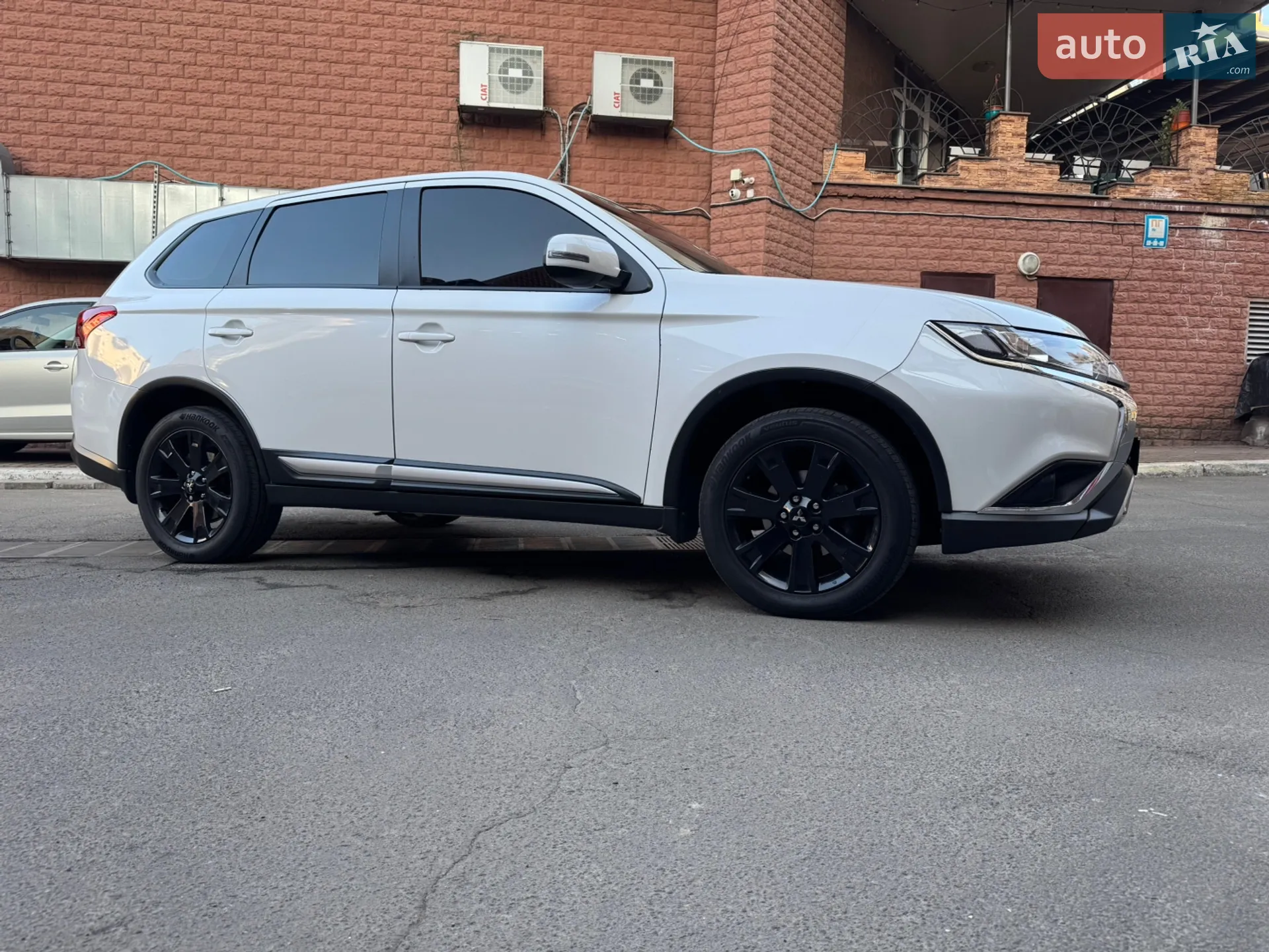 2019 Mitsubishi Outlander - мініатюра 12