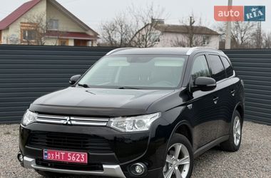 Внедорожник / Кроссовер Mitsubishi Outlander 2015 в Миргороде