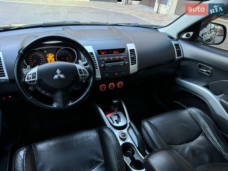 Внедорожник / Кроссовер Mitsubishi Outlander 2008 в Киеве
