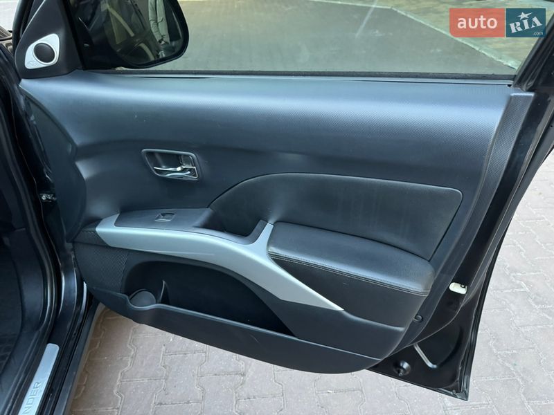 Внедорожник / Кроссовер Mitsubishi Outlander 2008 в Киеве