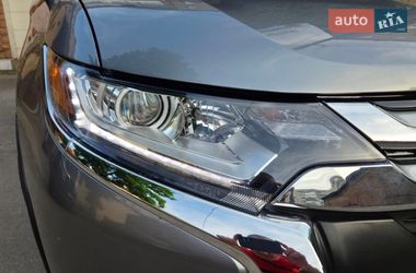 Внедорожник / Кроссовер Mitsubishi Outlander 2016 в Харькове