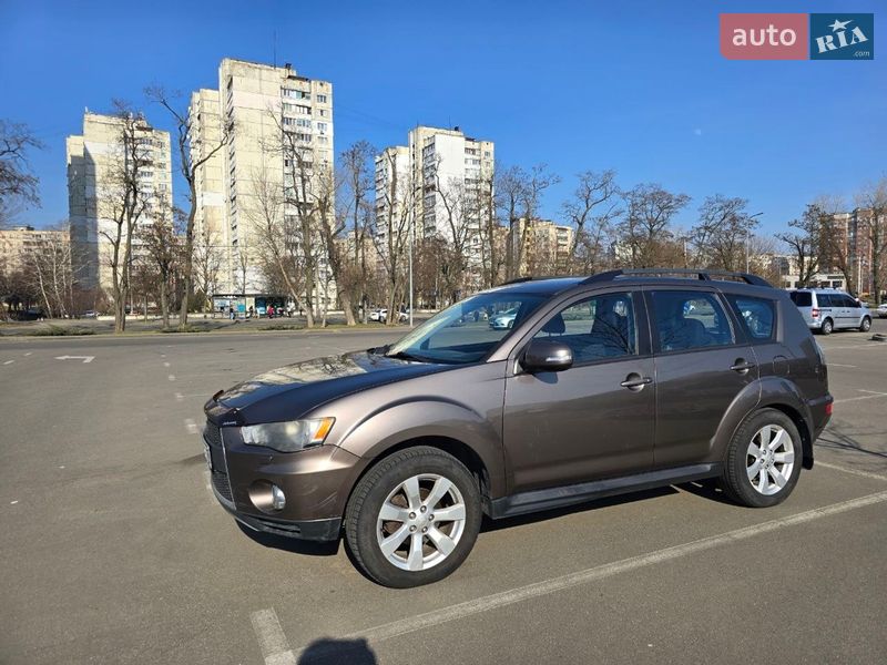 Mitsubishi Outlander 2012