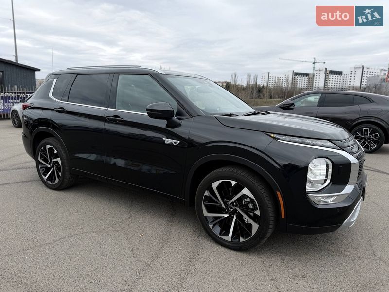 Внедорожник / Кроссовер Mitsubishi Outlander 2024 в Кривом Роге