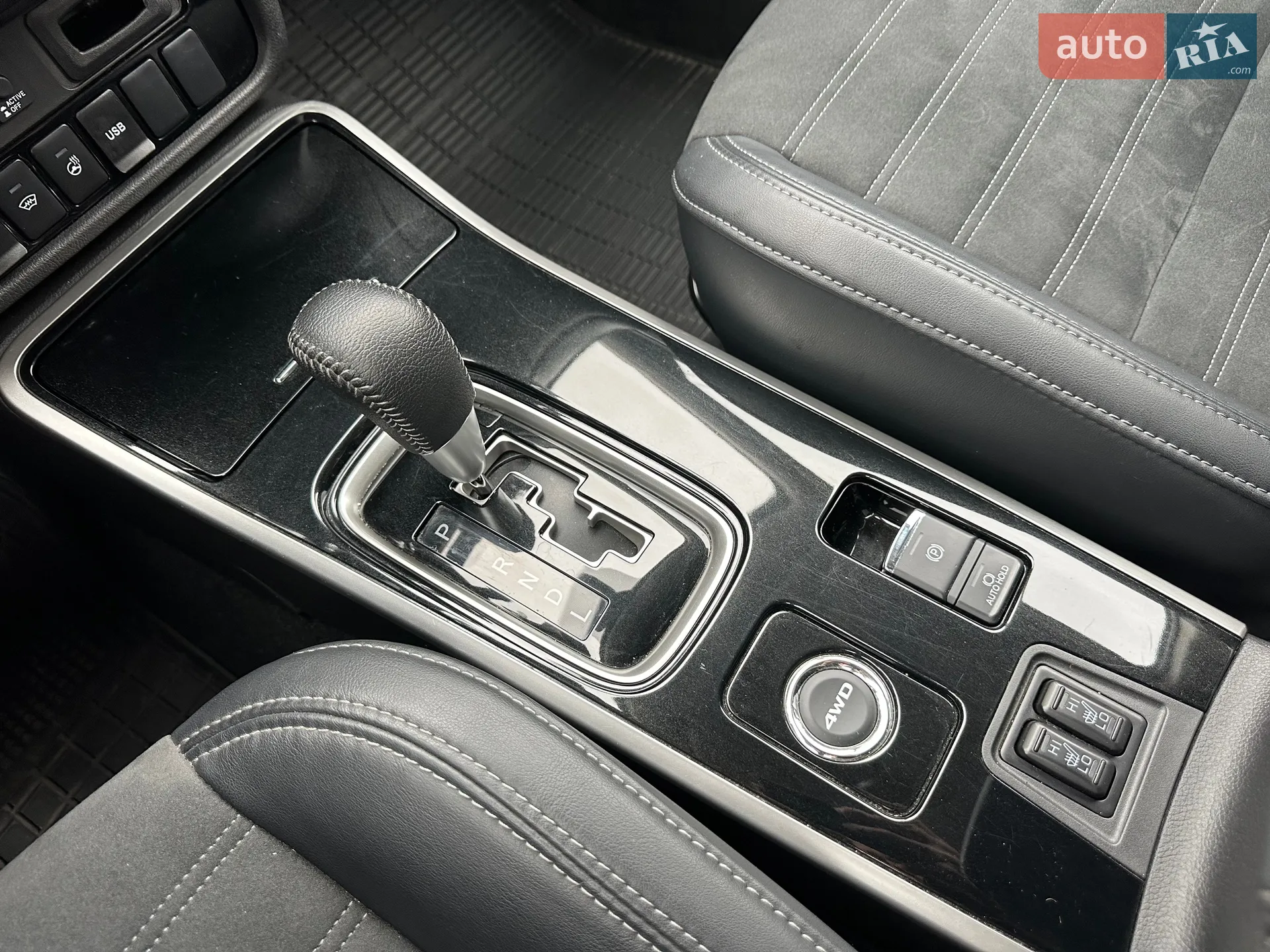 2022 Mitsubishi Outlander - мініатюра 23