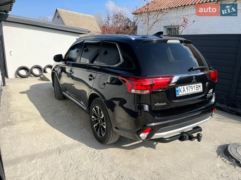 Внедорожник / Кроссовер Mitsubishi Outlander 2017 в Белой Церкви