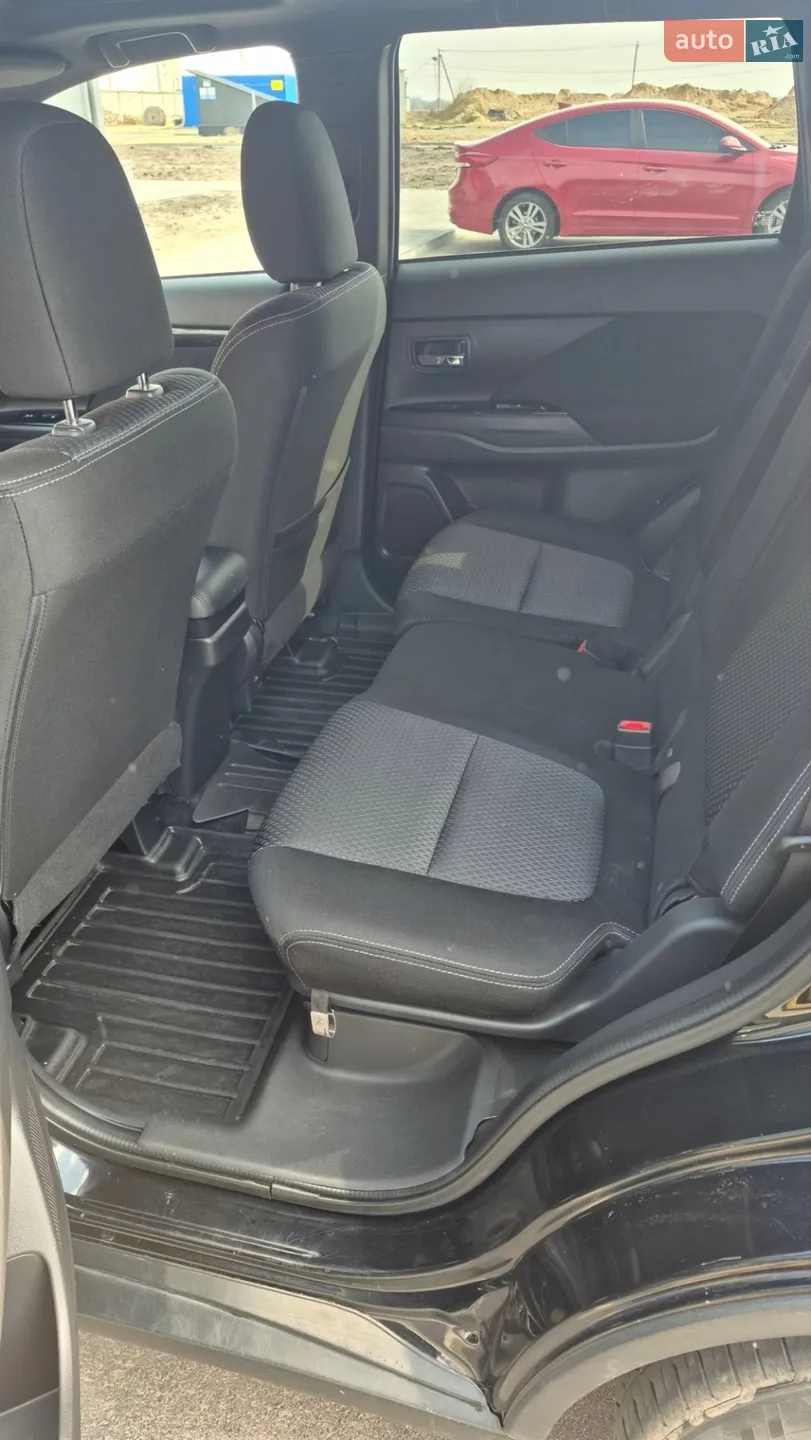 2018 Mitsubishi Outlander - мініатюра 8