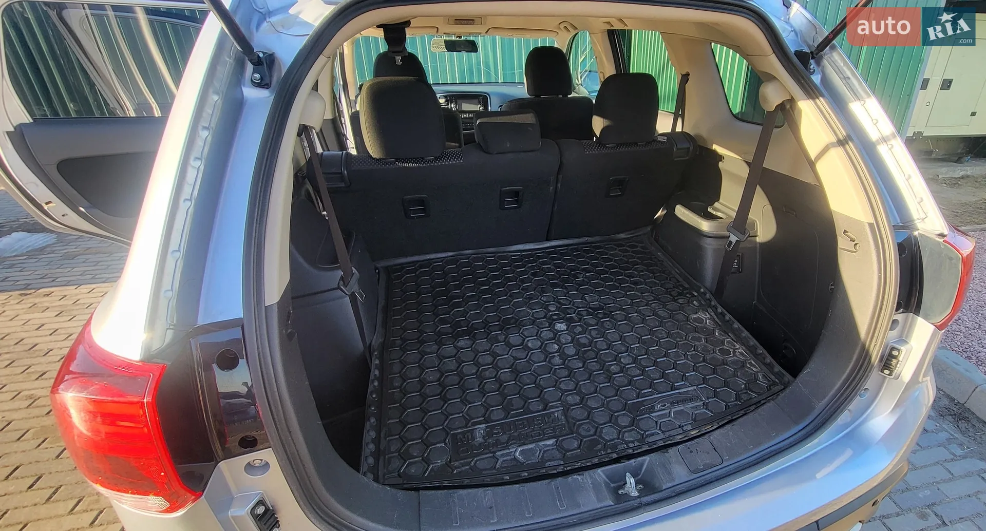 2016 Mitsubishi Outlander - мініатюра 10