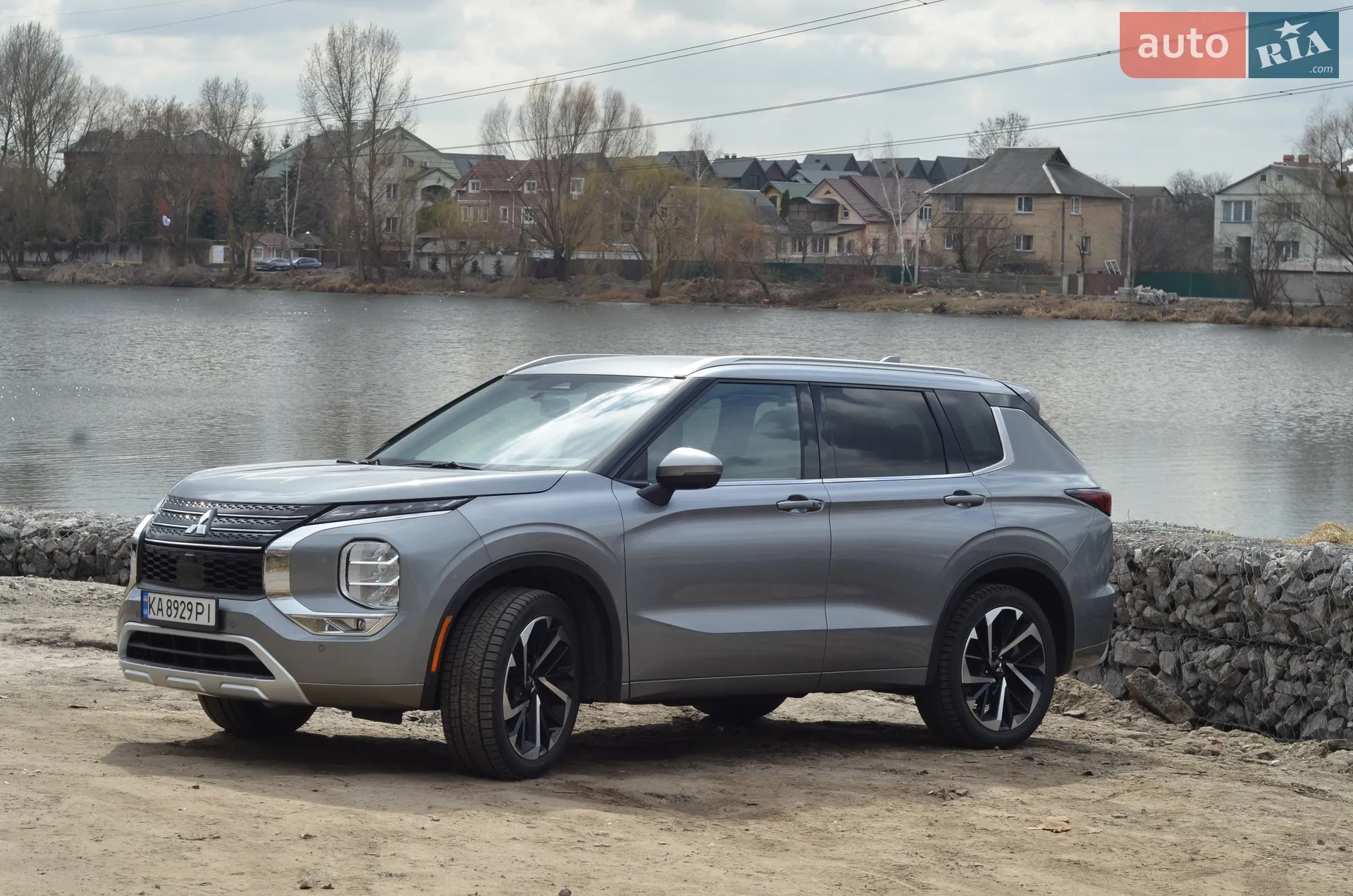 2023 Mitsubishi Outlander - фото 1
