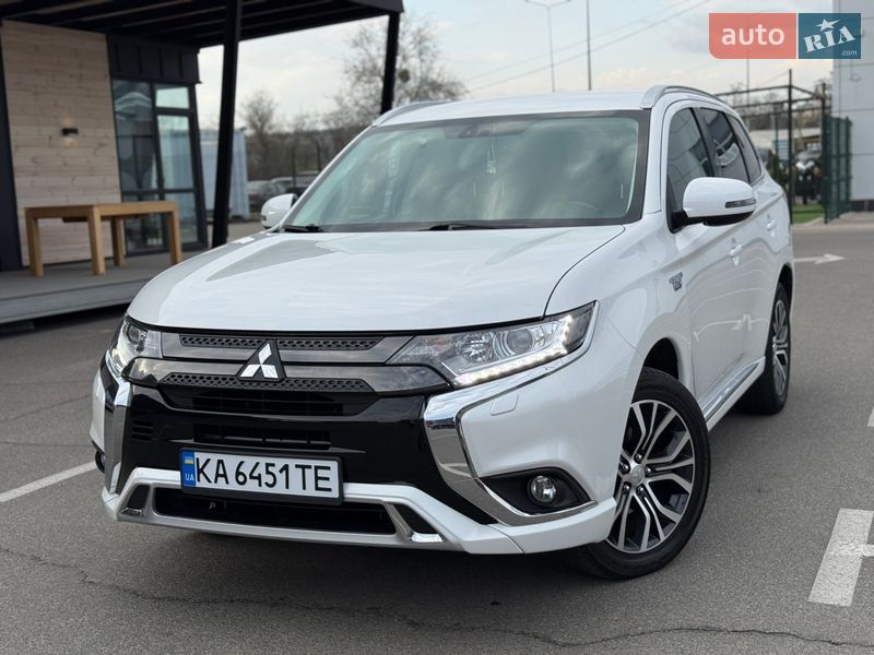 Внедорожник / Кроссовер Mitsubishi Outlander 2017 в Киеве фото 3 Внедорожник / Кроссовер Mitsubishi Outlander 2017 в Киеве