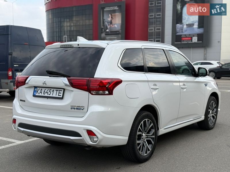 Внедорожник / Кроссовер Mitsubishi Outlander 2017 в Киеве фото 11 Внедорожник / Кроссовер Mitsubishi Outlander 2017 в Киеве