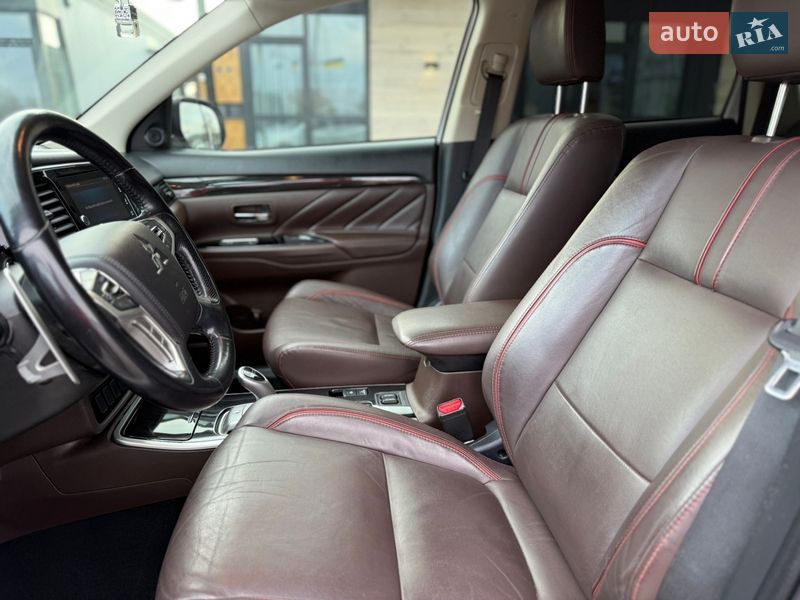 Внедорожник / Кроссовер Mitsubishi Outlander 2017 в Киеве фото 16 Внедорожник / Кроссовер Mitsubishi Outlander 2017 в Киеве