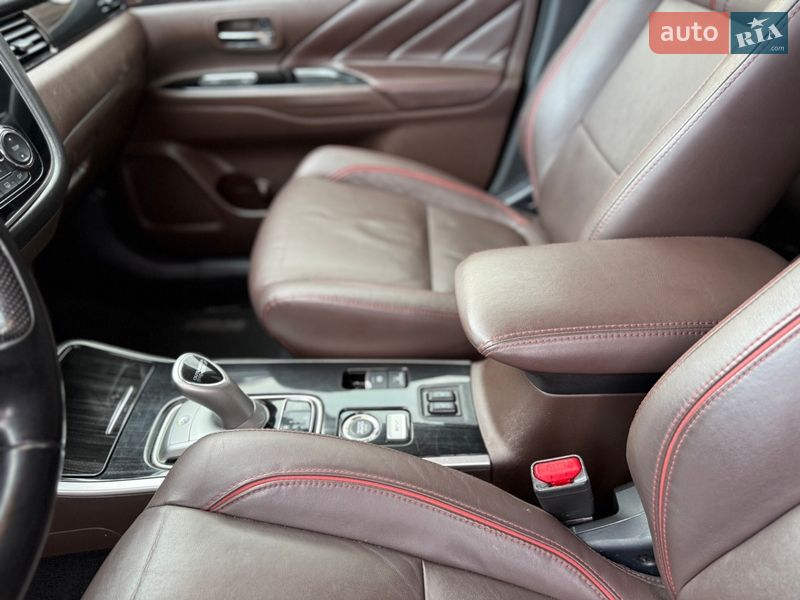 Внедорожник / Кроссовер Mitsubishi Outlander 2017 в Киеве фото 17 Внедорожник / Кроссовер Mitsubishi Outlander 2017 в Киеве