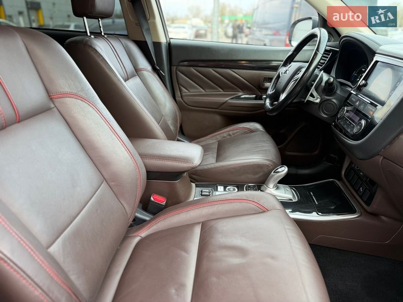 Внедорожник / Кроссовер Mitsubishi Outlander 2017 в Киеве фото 20 Внедорожник / Кроссовер Mitsubishi Outlander 2017 в Киеве