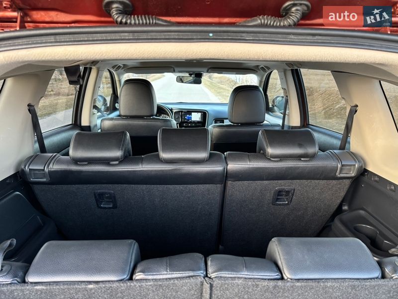 Внедорожник / Кроссовер Mitsubishi Outlander 2013 в Сарнах