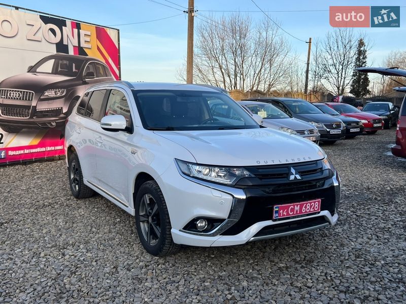 Внедорожник / Кроссовер Mitsubishi Outlander 2016 в Коломые