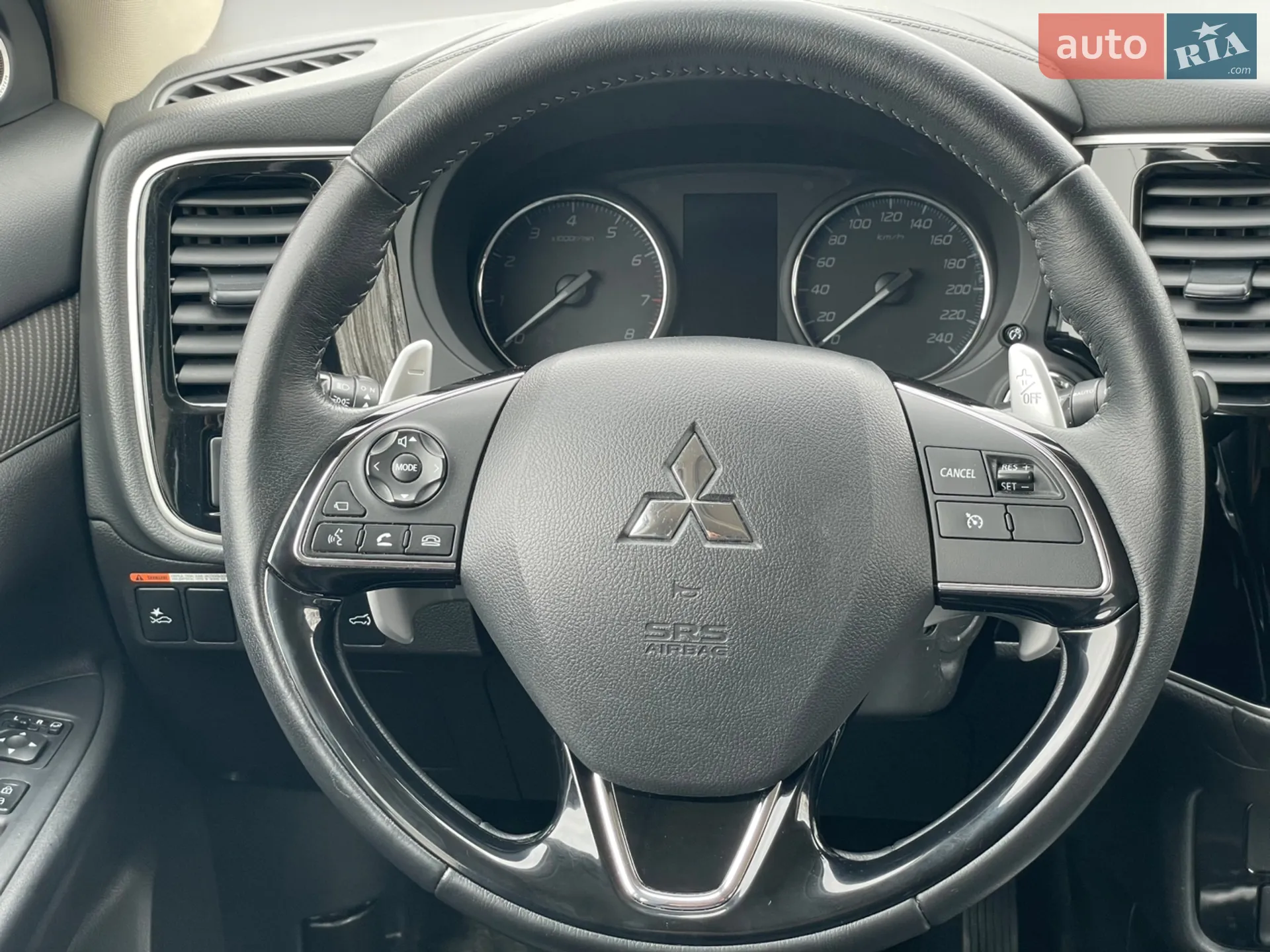 2020 Mitsubishi Outlander - мініатюра 28