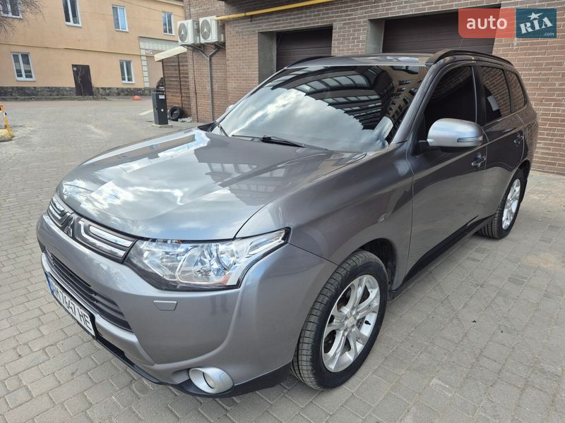 Mitsubishi Outlander 2012