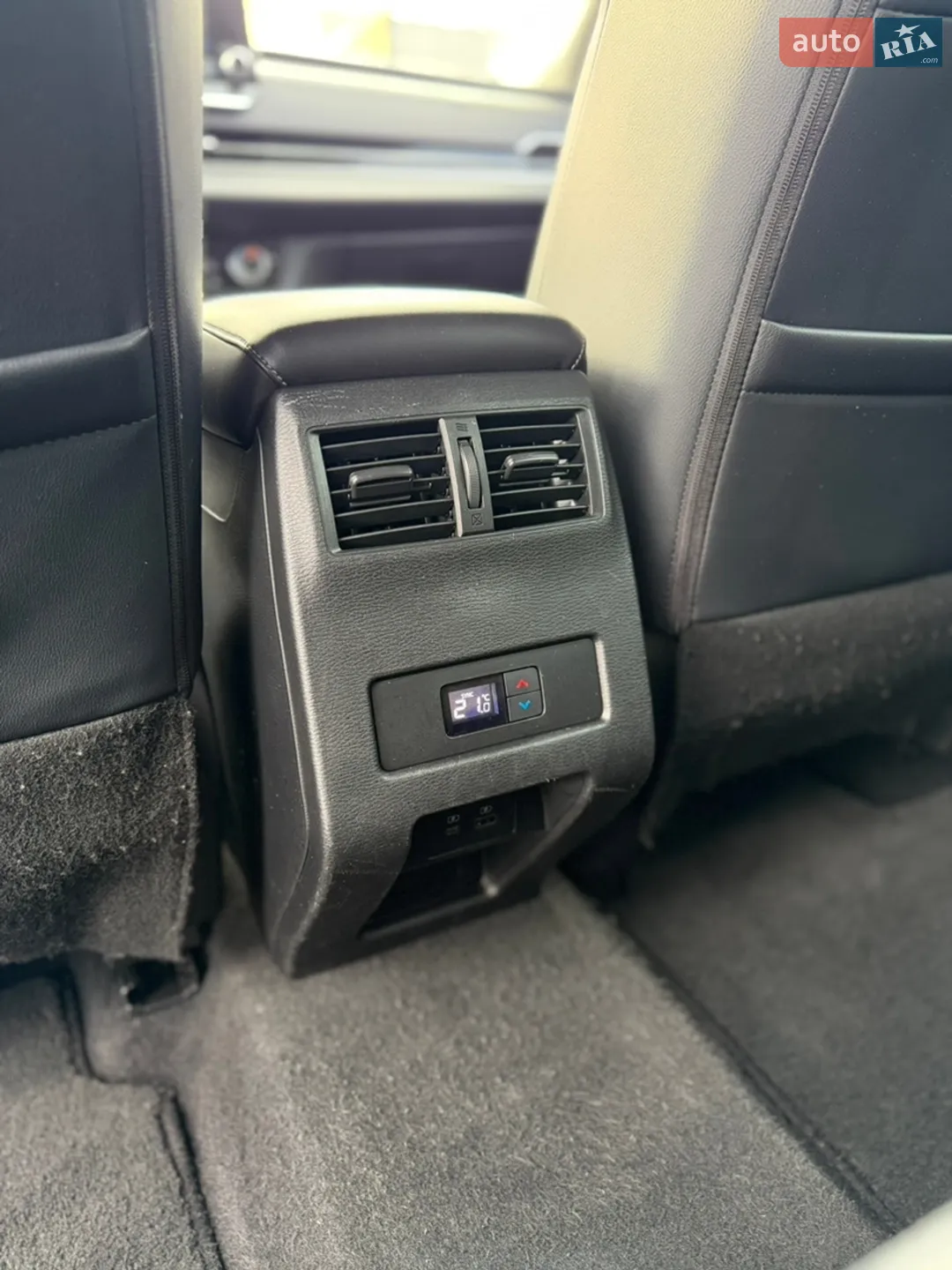 2022 Mitsubishi Outlander - мініатюра 21