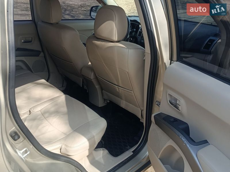 Внедорожник / Кроссовер Mitsubishi Outlander 2008 в Полтаве