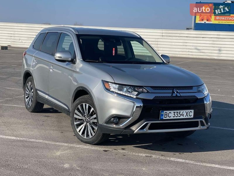 Внедорожник / Кроссовер Mitsubishi Outlander 2020 в Львове фото 2 Внедорожник / Кроссовер Mitsubishi Outlander 2020 в Львове