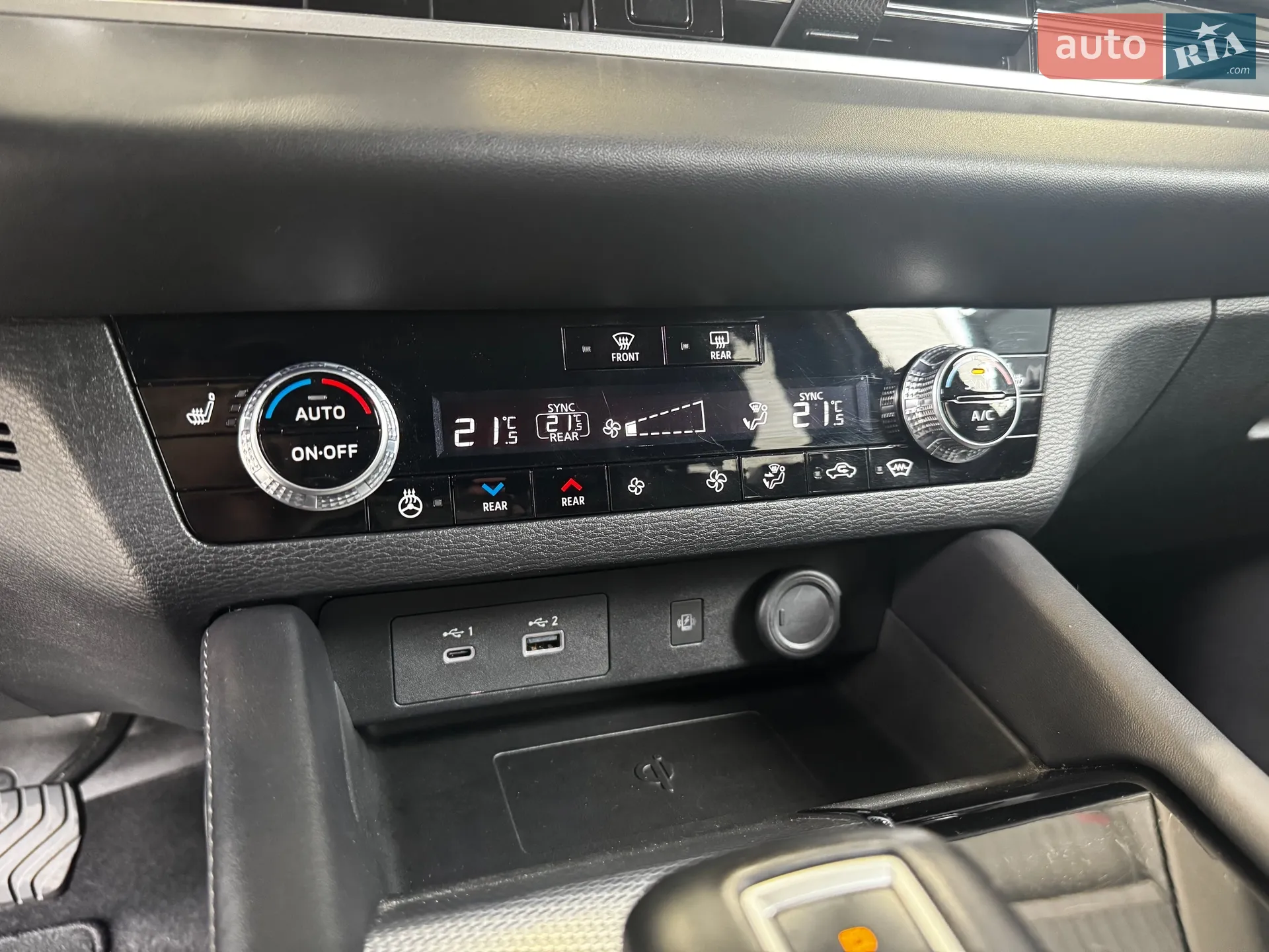2024 Mitsubishi Outlander - мініатюра 36