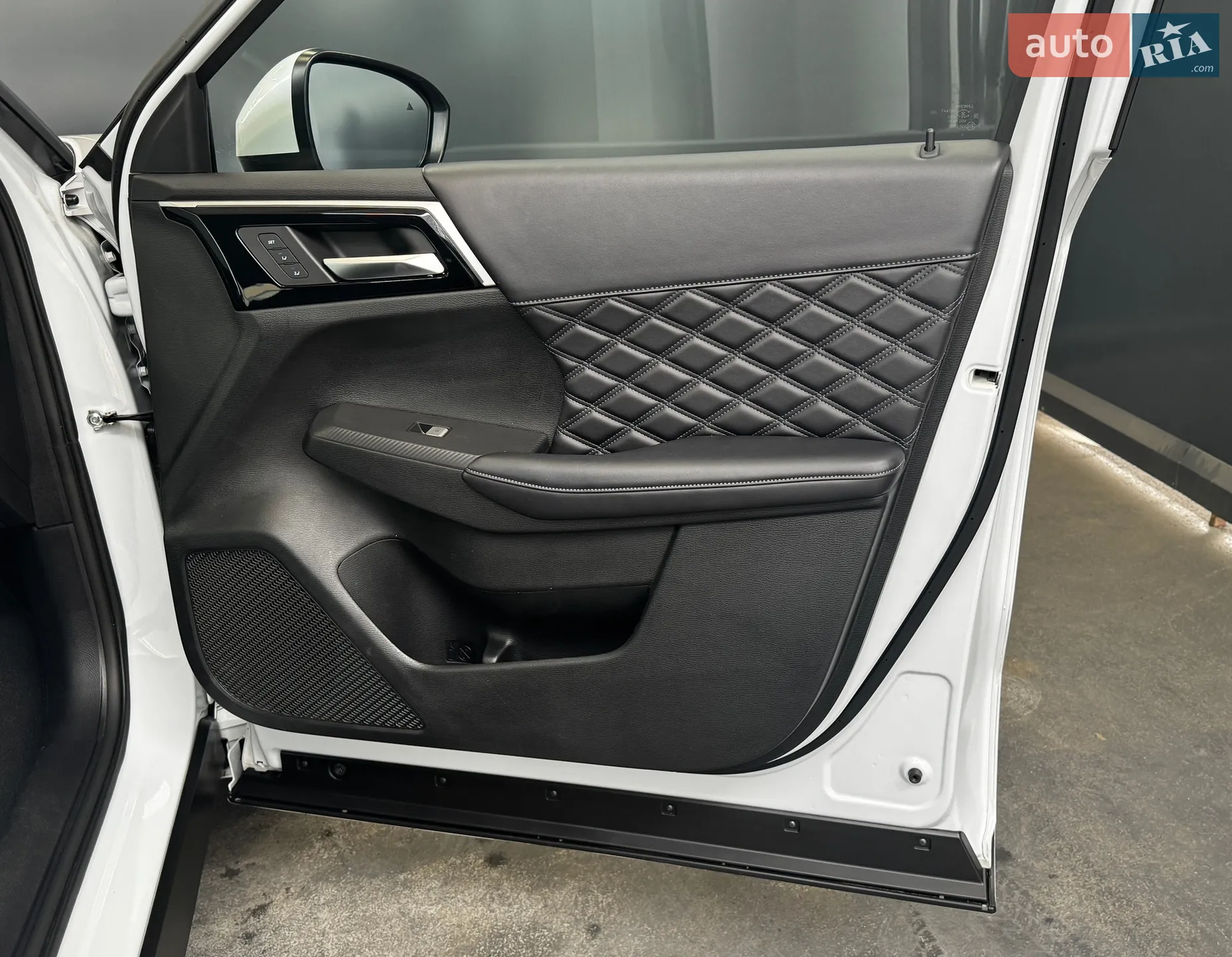 2024 Mitsubishi Outlander - мініатюра 42