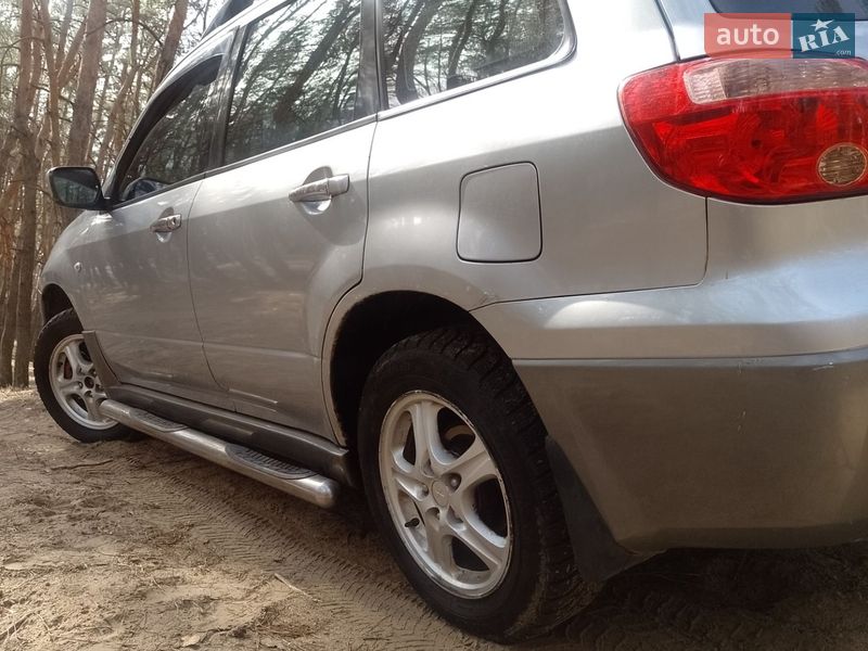 Позашляховик / Кросовер Mitsubishi Outlander 2003 в Дніпрі