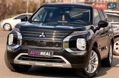 Позашляховик / Кросовер Mitsubishi Outlander 2024 в Кривому Розі