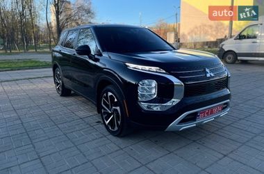 Позашляховик / Кросовер Mitsubishi Outlander 2023 в Києві