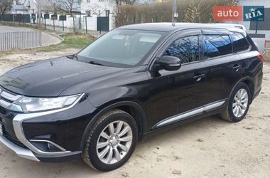 Внедорожник / Кроссовер Mitsubishi Outlander 2015 в Львове