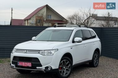 Позашляховик / Кросовер Mitsubishi Outlander 2015 в Миргороді