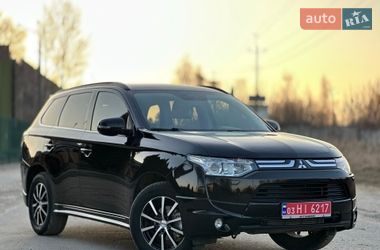 Позашляховик / Кросовер Mitsubishi Outlander 2013 в Млиніві