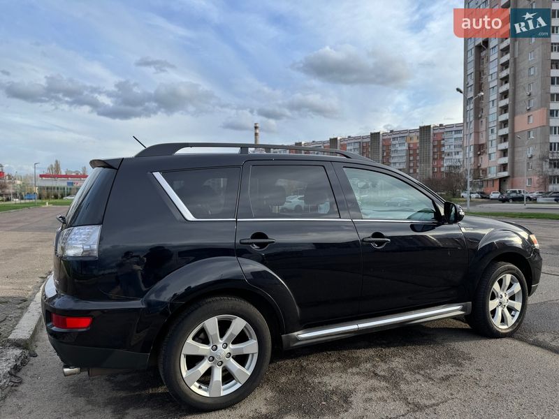 Внедорожник / Кроссовер Mitsubishi Outlander 2012 в Черкассах