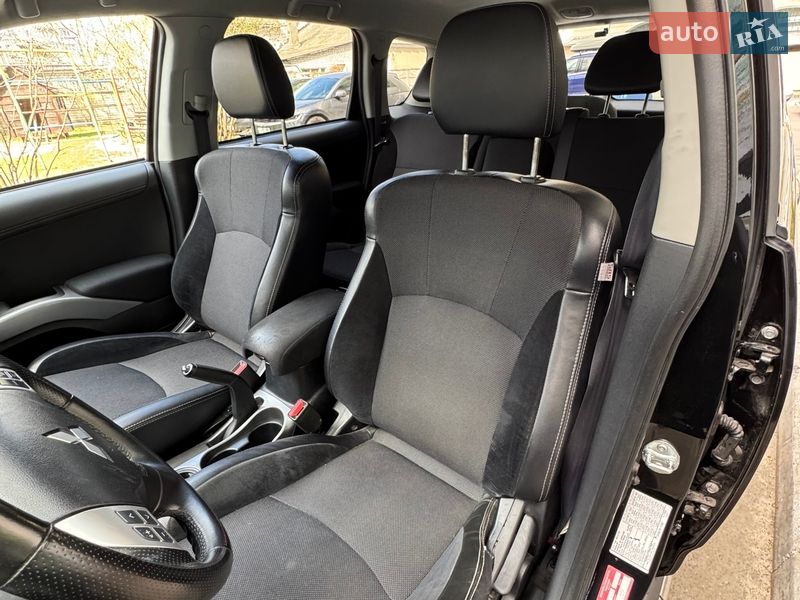 Внедорожник / Кроссовер Mitsubishi Outlander 2012 в Черкассах