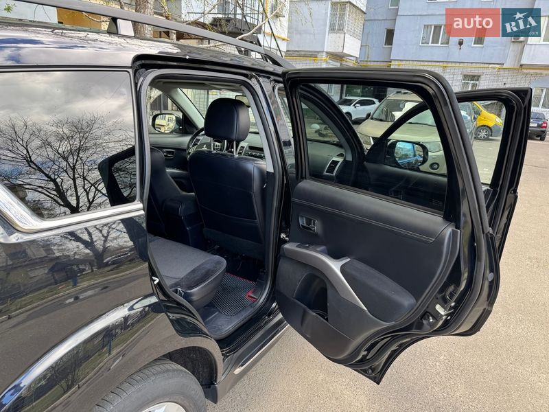 Внедорожник / Кроссовер Mitsubishi Outlander 2012 в Черкассах