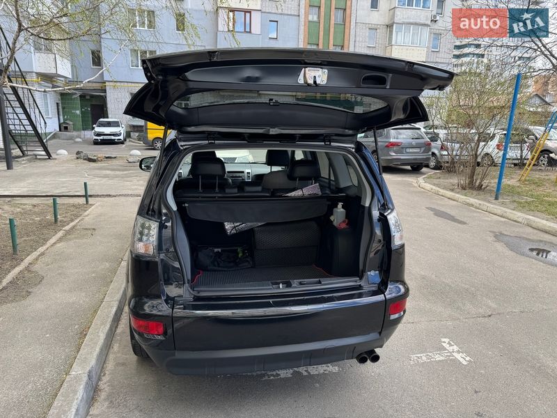 Внедорожник / Кроссовер Mitsubishi Outlander 2012 в Черкассах