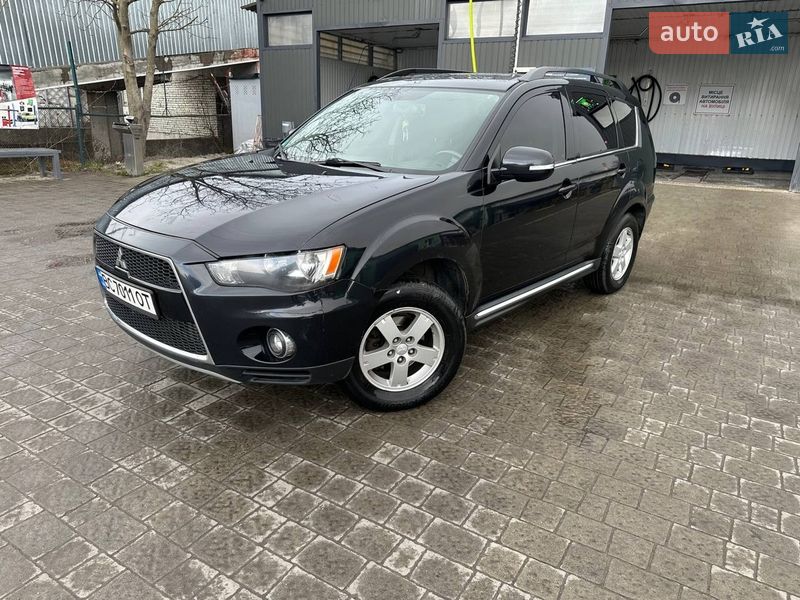 Позашляховик / Кросовер Mitsubishi Outlander 2011 в Львові