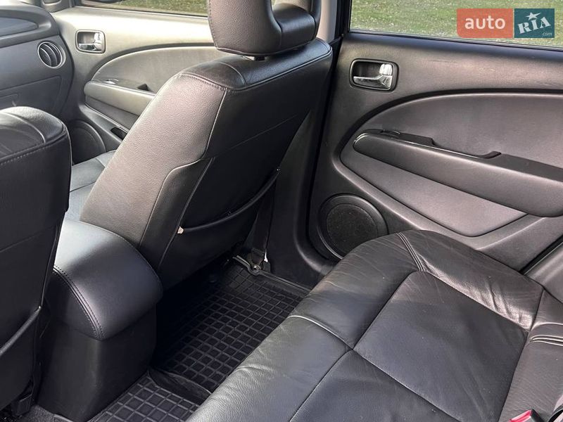 Внедорожник / Кроссовер Mitsubishi Outlander 2005 в Переяславе фото 23 Внедорожник / Кроссовер Mitsubishi Outlander 2005 в Переяславе