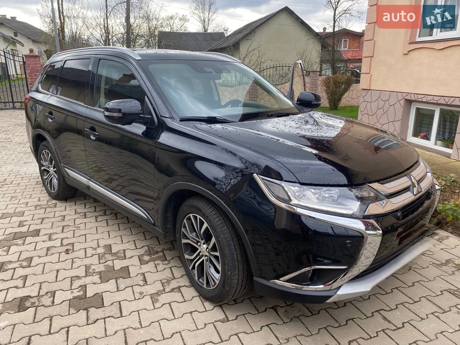 2017 Mitsubishi Outlander - мініатюра 2