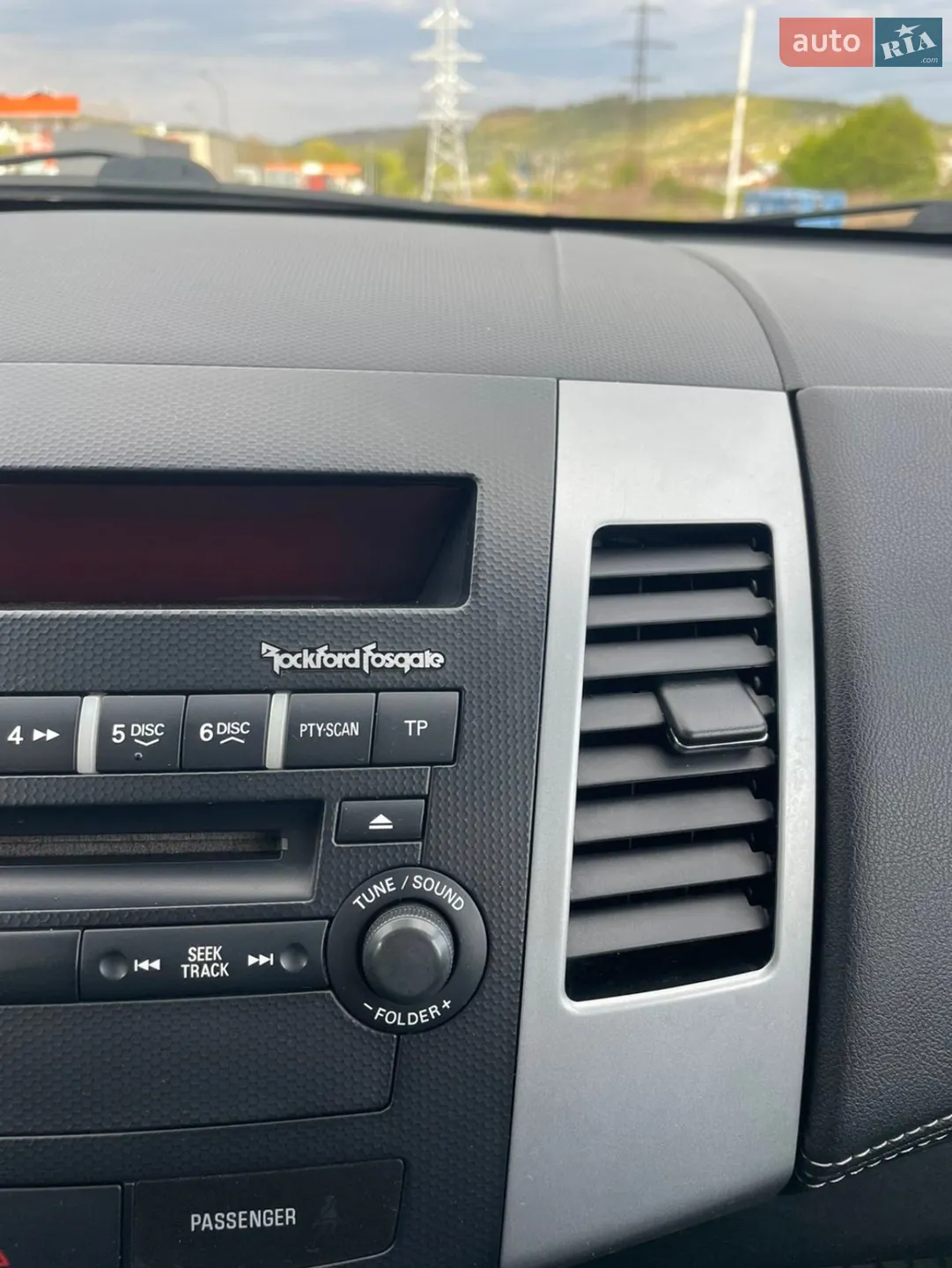 2010 Mitsubishi Outlander - мініатюра 13